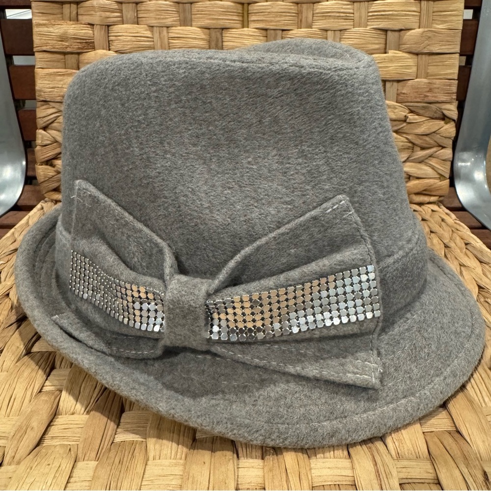 Scala Hat NWOT Gray with Bow Detail one size